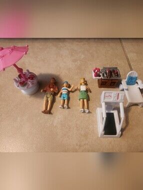 Fisher-Price Sweet Streets Family and Furniture Vintage Treadmill BBQ Family